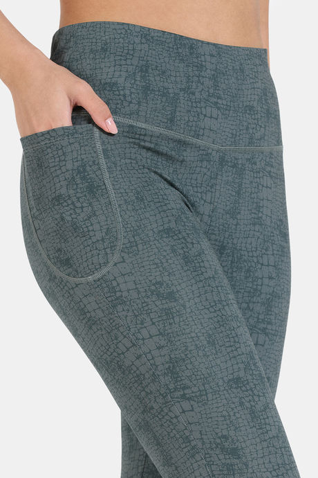 Zelocity Quick Dry 3/4Th Gym Leggings - Trekking Green — image 7